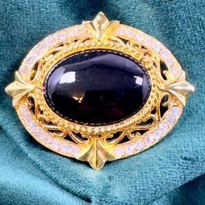 Vintage Gold Tone Black Faux Onyx Rhinestone Filigree Oval Brooch Pin 2 Inch